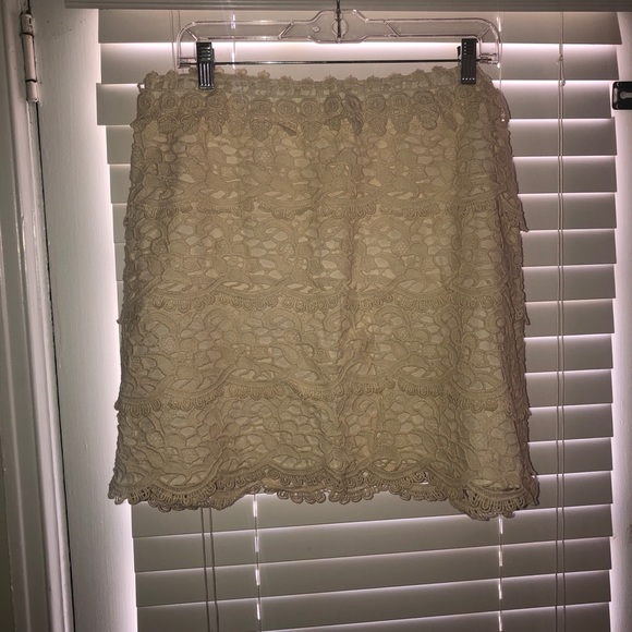 LOFT White/Cream Lace Skirt - Picture 2 of 6